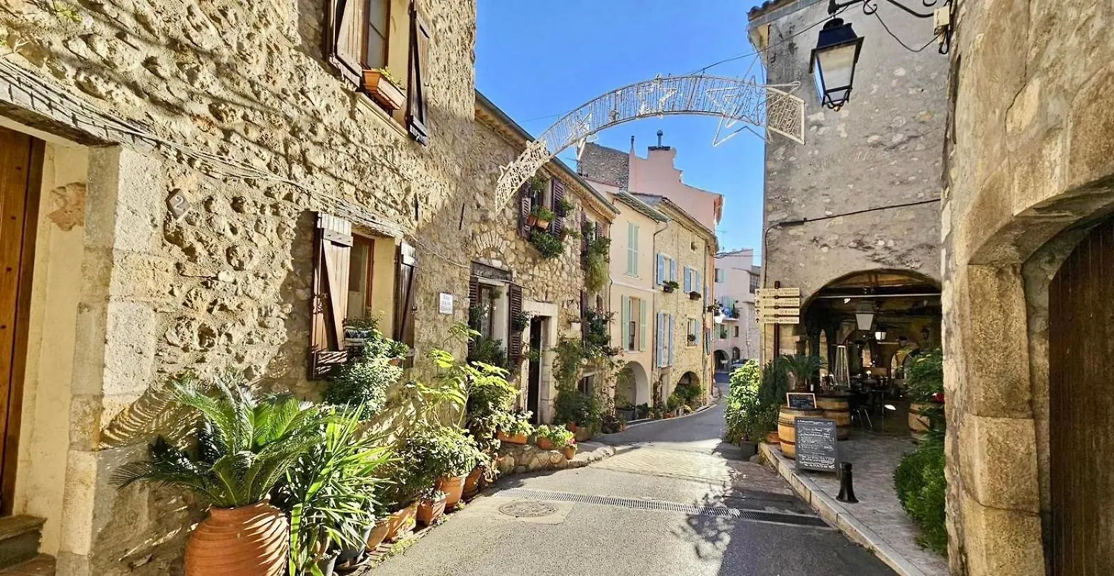 Charmant Studio Independant Le Broc Avec Parking Prive 0*, Le Broc (Alpes-Maritimes) France